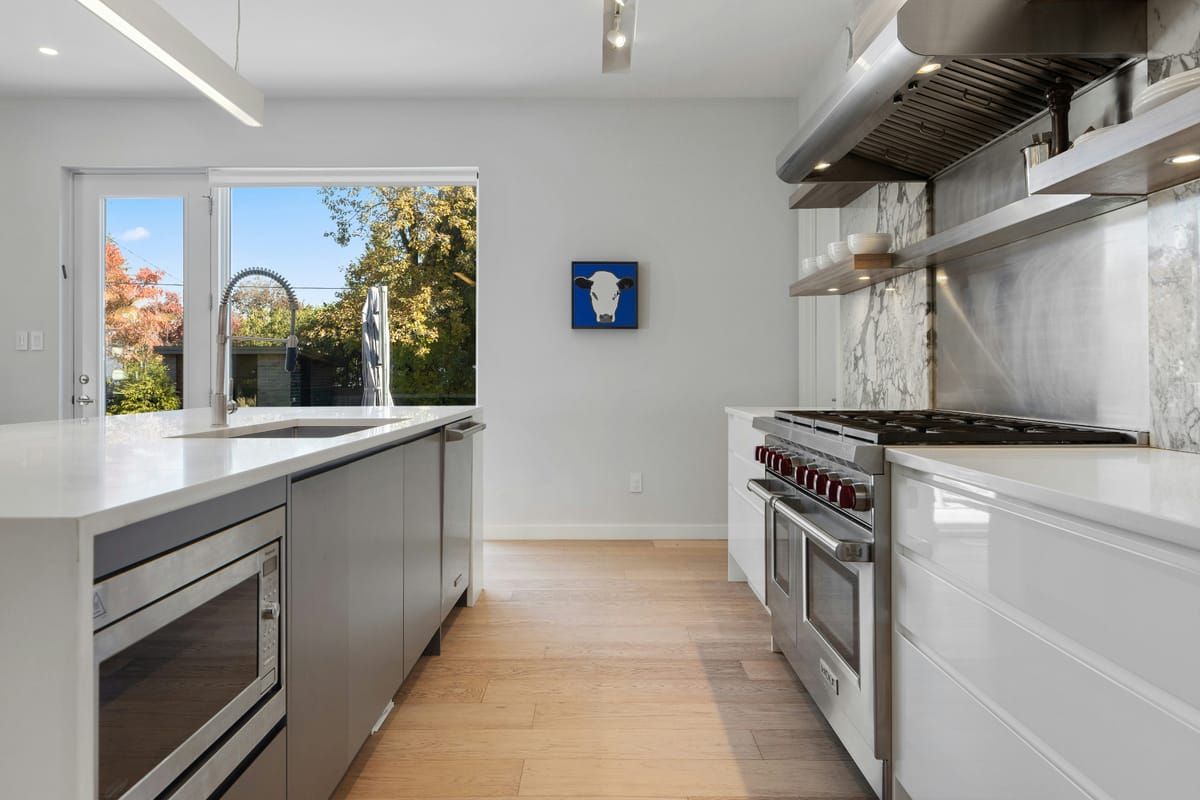 Keittiösaarekkeen lisäys